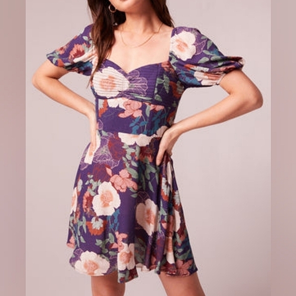 Band of Gypsies Dresses & Skirts - BAND OF THE FREE Aimee Purple Floral Puff Sleeve Mini Dress, Size Medium. NWT